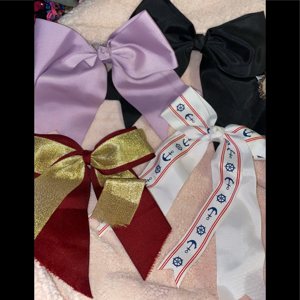 4 bows